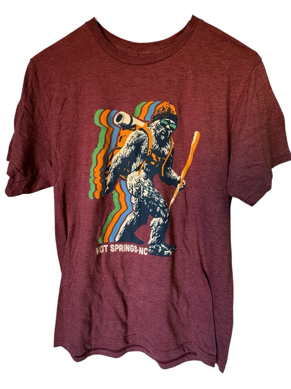 Retro Men's S Maroon Hot Springs NC Hiking T-Shirt Bigfoot Illustration MINTY